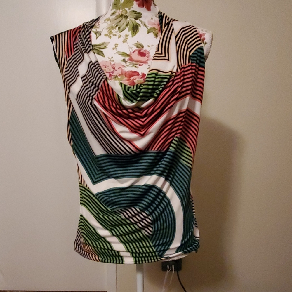 Worthington colorful line design top
